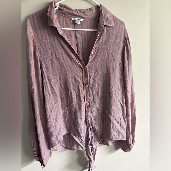 American Eagle women’s tie shirt with buttons‎ - Picture 1 of 3